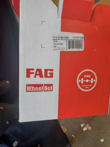 Auto Repair Shop «Meineke Car Care Center», reviews and photos, 4245 N St Peters Pkwy, St Peters, MO 63304, USA