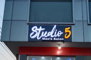Studio 5 Men's Salon image