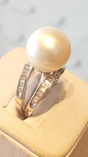 Jewelry Store «OC Diamond Estate Jewelry», reviews and photos, 138 S Glassell St, Orange, CA 92866, USA