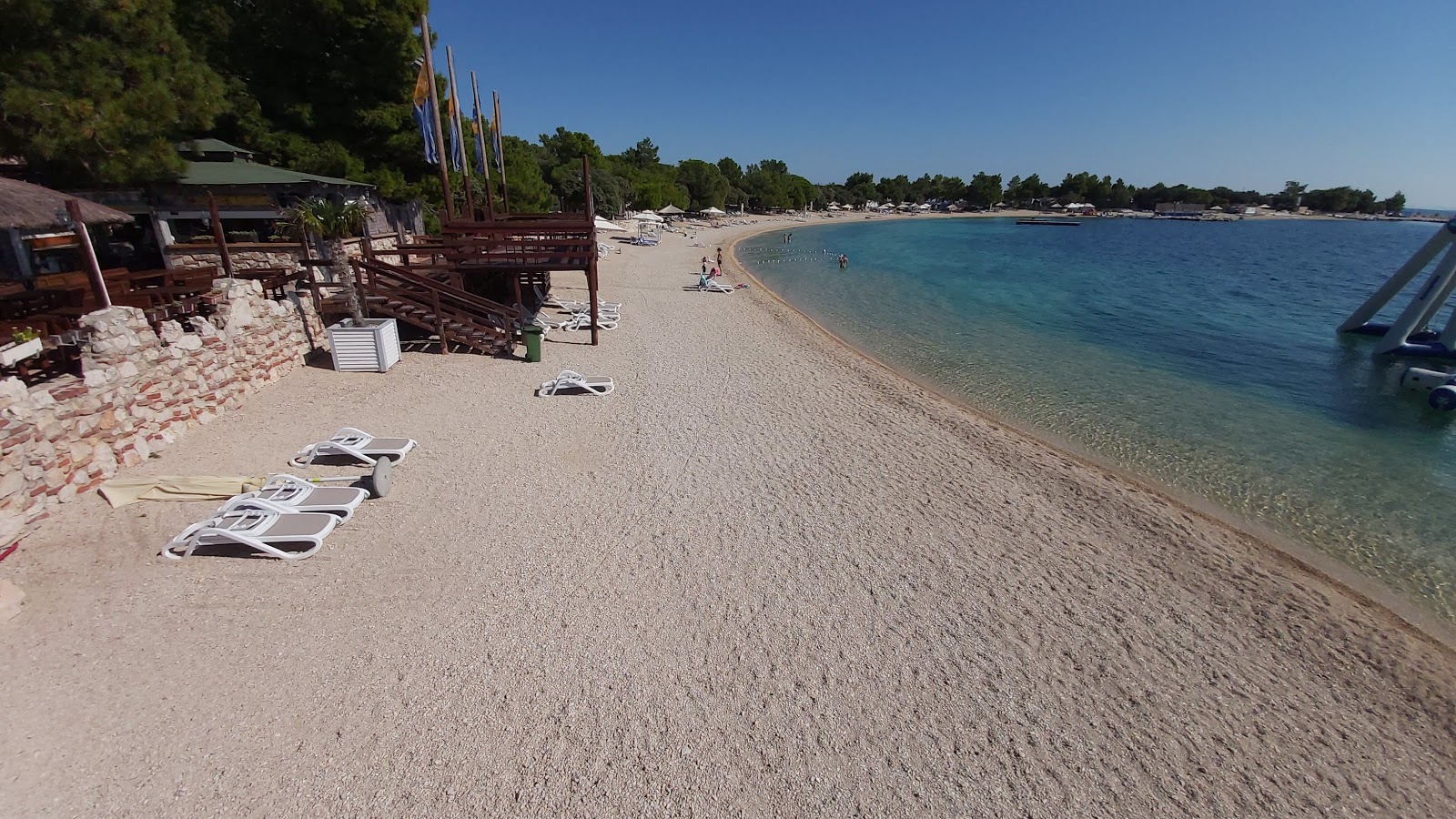 Fotografie cu Simuni II beach cu nivelul de curățenie înalt