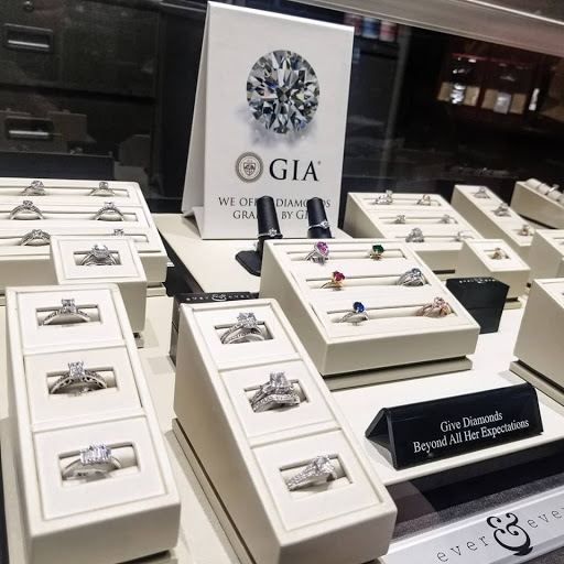 Jewelry Store «Williams Diamond Center», reviews and photos, 2823 London Rd # 4, Eau Claire, WI 54701, USA