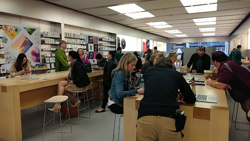 Computer Store «Apple Reston», reviews and photos, 11949 Market St, Reston, VA 20190, USA