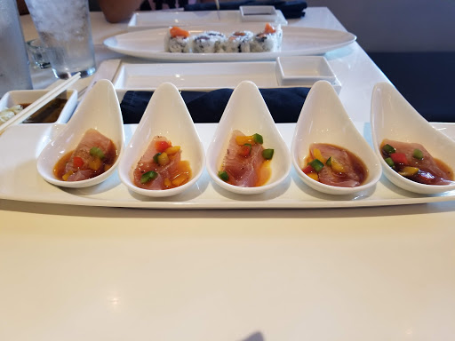 Shopping Mall «Quail Hill Shopping Center», reviews and photos, 6501 - 6875 Quail Hill Pkwy, Irvine, CA 92603, USA