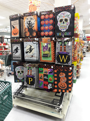 Home Goods Store «Christmas Tree Shops», reviews and photos, 1298 Worcester St, Natick, MA 01760, USA