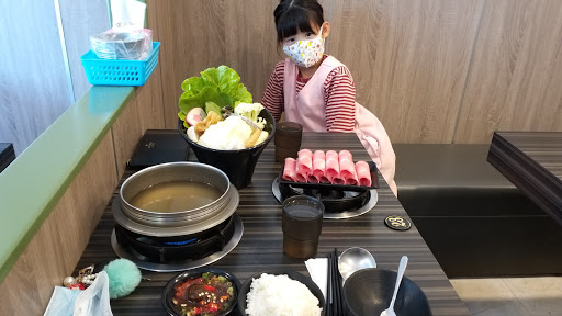 花蓮縣新城鄉美食 友聚 平價涮涮鍋 友聚火鍋 網友評價 菜單 推薦餐點 食記 外送優惠 飢餓黑熊app