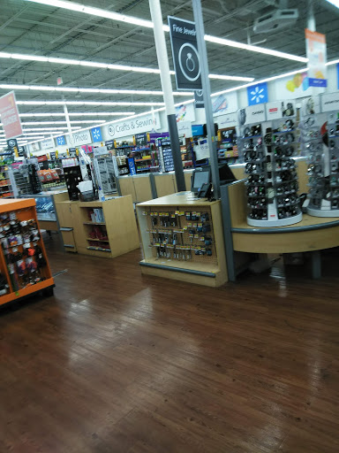 Discount Store «Walmart», reviews and photos, 50 N MacDade Blvd, Glenolden, PA 19036, USA