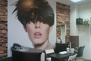 PIERRE - Salon fryzjerski i usługi kosmetyczne: manicure, pedicure image