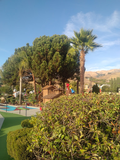 Miniature Golf Course «Golfland», reviews and photos