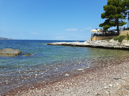 Petite crique (plage de galets) à Saint-Florent