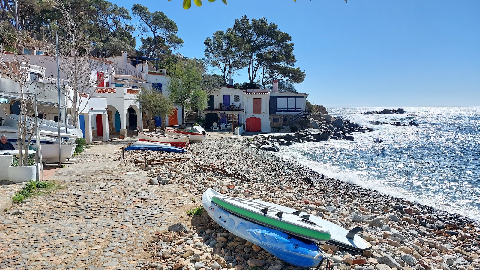 Foto van Cala s'Alguer omringd door bergen