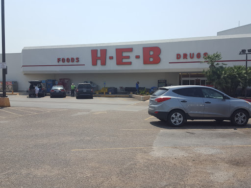 Grocery Store «H-E-B Grocery», reviews and photos, 206 S Alamo St, Refugio, TX 78377, USA