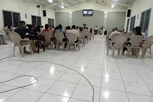 Salón del Reino de los Testigos de Jehová image