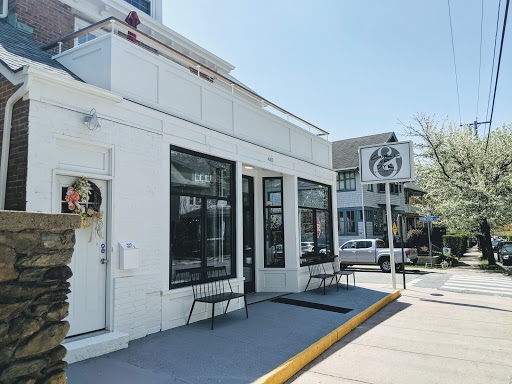 2 Pond Ave, Newport, RI 02840, USA