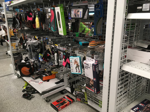 Clothing Store «Ross Dress for Less», reviews and photos, 135 Brandon Town Center Dr, Brandon, FL 33511, USA