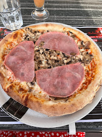 Pizza du Restaurant & pizzeria ASCOLI à Saint-Cyprien - n°13