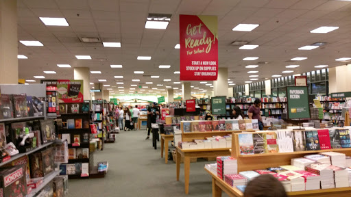 Book Store «Barnes & Noble», reviews and photos, 210 Americana Way, Glendale, CA 91210, USA