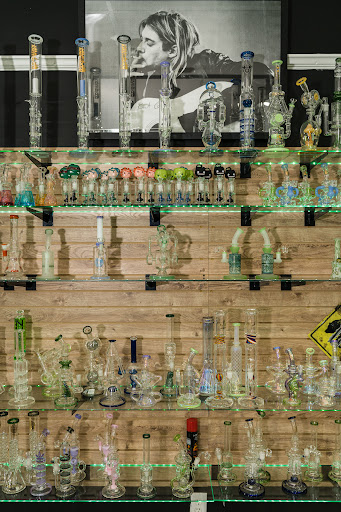 Tobacco Shop «Bear Smoke Smokeshop», reviews and photos, 4295 Browns Bridge Rd B, Cumming, GA 30041, USA