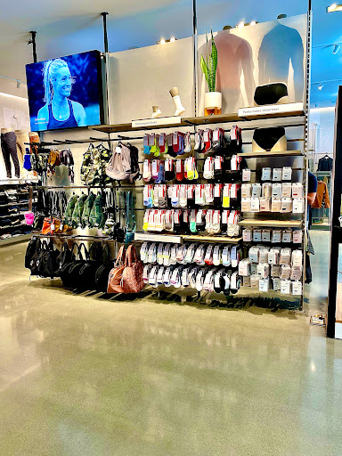 Shopping Mall «The Fashion Mall at Keystone», reviews and photos, 8702 Keystone Crossing, Indianapolis, IN 46240, USA