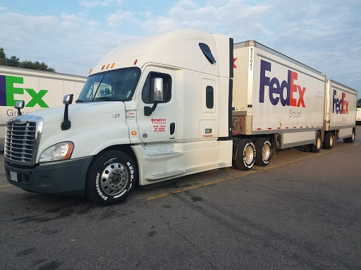 Mailing Service «FedEx Ground», reviews and photos, 6833 W 75th St, Chicago, IL 60638, USA