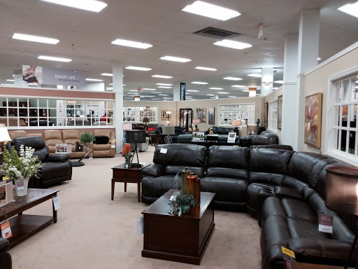 Furniture Store «Raymour & Flanigan Furniture and Mattress Store», reviews and photos, 6115 E Black Horse Pike, Egg Harbor Township, NJ 08234, USA
