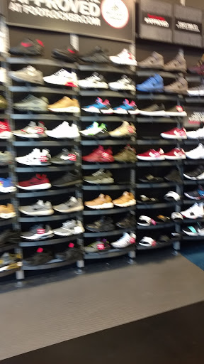 Foot Locker, 3334 W Friendly Ave, Greensboro, NC 27410, USA, 