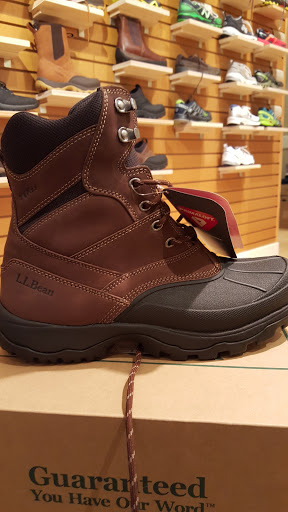 Clothing Store «L.L. Bean», reviews and photos, 8095 Tysons Corner Center, McLean, VA 22102, USA