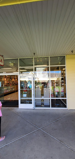 Shopping Mall «Lincoln City Outlets», reviews and photos, 1500 SE East Devils Lake Rd, Lincoln City, OR 97367, USA