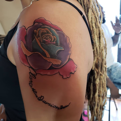 Tattoo Shop «To the Point Tattoo Studio», reviews and photos, 14049 S Cicero Ave, Crestwood, IL 60445, USA