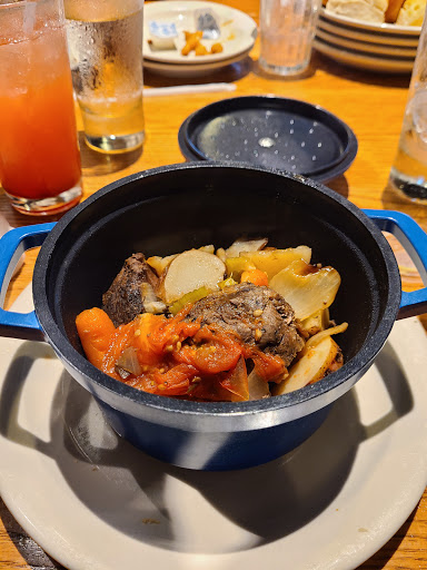 American Restaurant «Cracker Barrel Old Country Store», reviews and photos, 30 Research Dr, Milford, CT 06460, USA