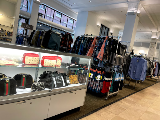 Department Store «Nordstrom Rack Chestnut Street», reviews and photos, 1700 Chestnut St, Philadelphia, PA 19103, USA