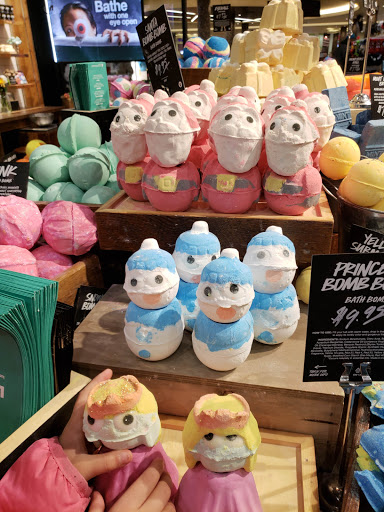 Cosmetics Store «LUSH», reviews and photos, 512 Orland Square Dr, Orland Park, IL 60462, USA