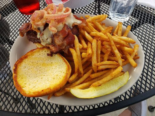 Bar & Grill «The Dog House Bar & Grill», reviews and photos, 2029 Woodlynn Ave, St Paul, MN 55109, USA