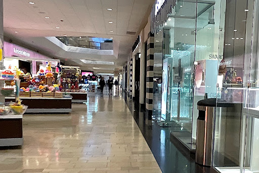 Shopping Mall «Ross Park Mall», reviews and photos, 1000 Ross Park Mall Dr, Pittsburgh, PA 15237, USA