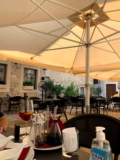 Restaurant PRŽUN - Stari grad 397, Kotor 85330, Montenegro