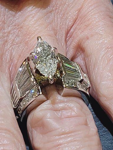 Jeweler «Benchmark Jewelers - The Parks at Arlington», reviews and photos, 3811 S Cooper St #1112, Arlington, TX 76015, USA