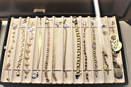 Pawn Shop «Gold & Pawn», reviews and photos, 2291 S Cleveland Ave, Fort Myers, FL 33901, USA