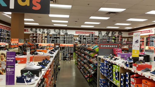 Shoe Store «Famous Footwear Outlet», reviews and photos, 5000 S Arizona Mills Cir, Tempe, AZ 85282, USA