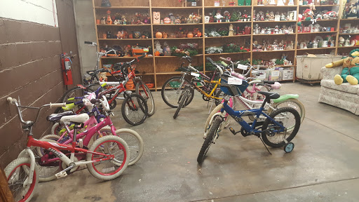 Thrift Store «Via Thrift Store - Fountain Hill», reviews and photos, 1401 Broadway, Fountain Hill, PA 18015, USA