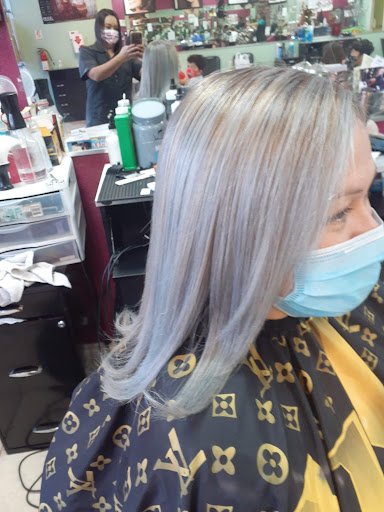 Beauty Salon «Kary Elys Hair Salon», reviews and photos, 111 N 6th St, Conroe, TX 77301, USA