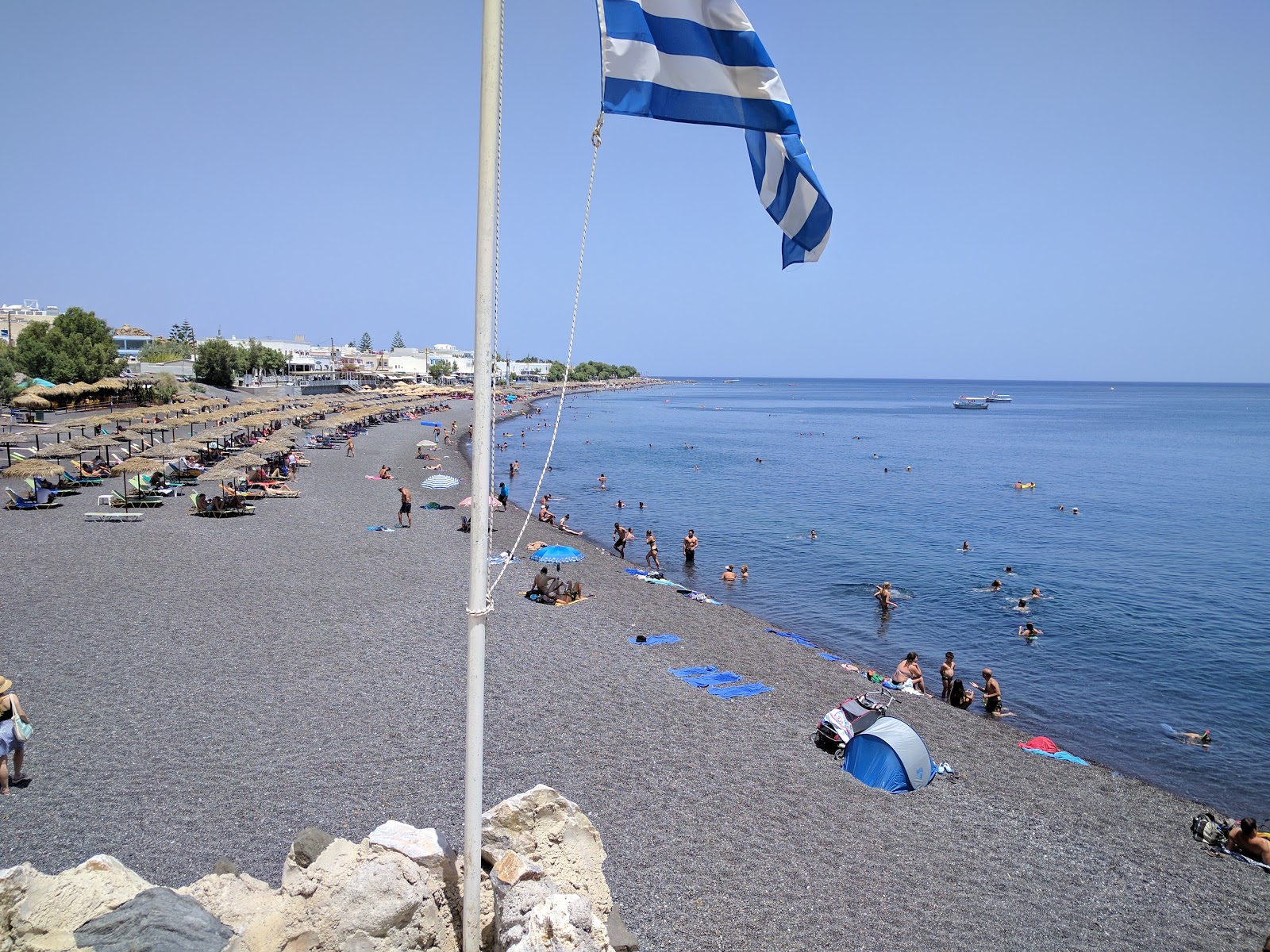 Foto di Spiaggia di Kamari e l'insediamento