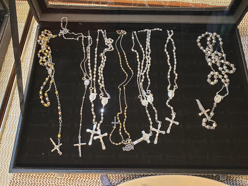 Pawn Shop «GNT Jewelry and Loan Kenosha Pawnshop», reviews and photos, 7944 Sheridan Rd #3, Kenosha, WI 53143, USA