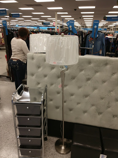 Clothing Store «Ross Dress for Less», reviews and photos, 3982 N Gloster St, Tupelo, MS 38804, USA