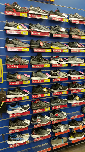 Sporting Goods Store «Big 5 Sporting Goods - Lakewood», reviews and photos, 5700 100th St SW #600, Lakewood, WA 98499, USA