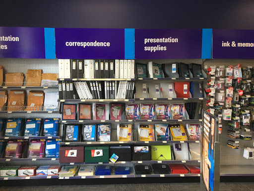Print Shop «FedEx Office Print & Ship Center», reviews and photos, 41 Eisenhower Pkwy, Roseland, NJ 07068, USA
