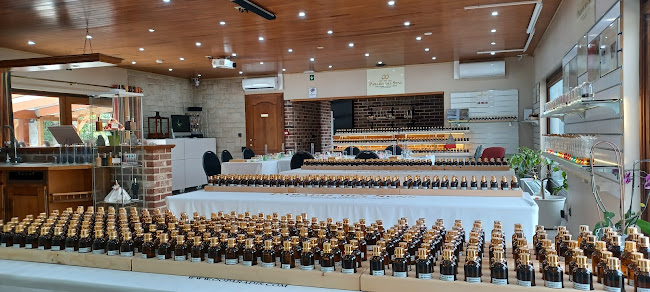 Parfumerie ÔÔ Paradis des Sens - Atelier de Création de Parfums Personnalisés à Walcourt telefoonnummer