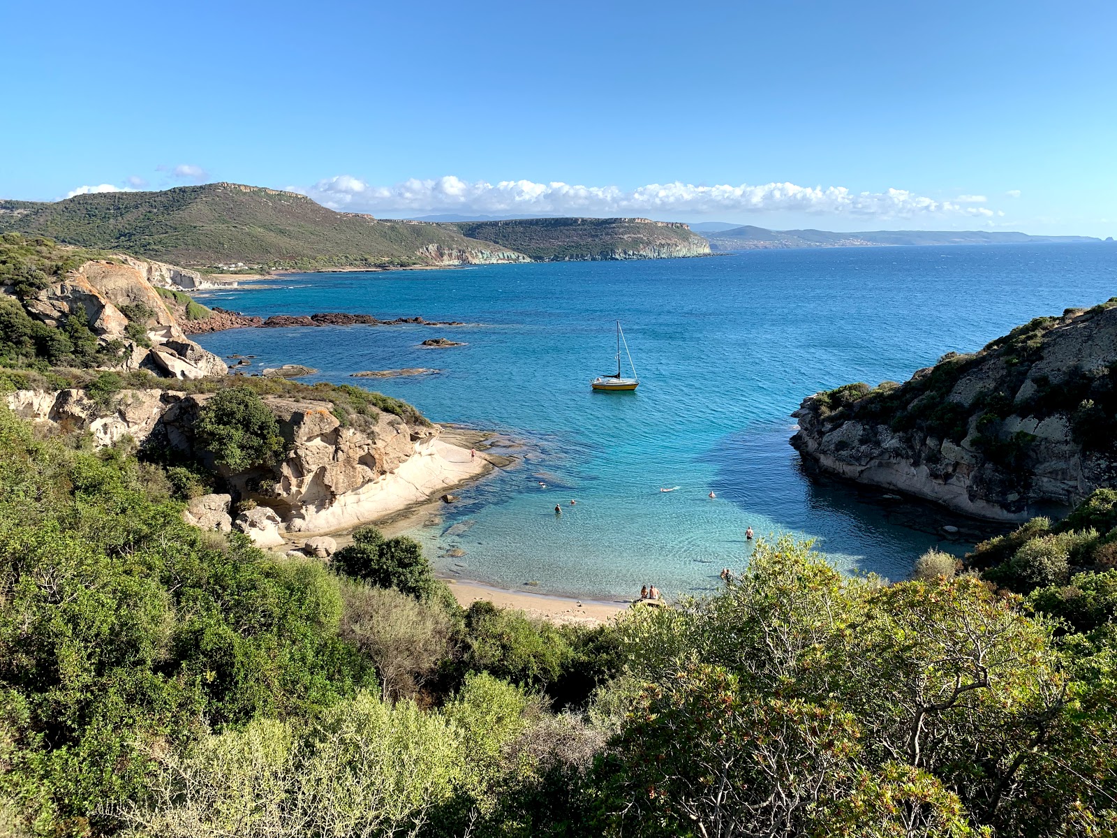Foto di Spiaggia Cumpoltittu con sporca livello di pulizia