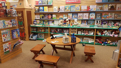 Book Store «Barnes & Noble», reviews and photos, 728 Waukegan Rd, Deerfield, IL 60015, USA