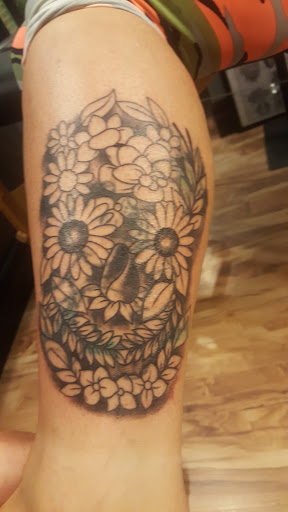 Tattoo Shop «10 6 Tattoo & Piercing», reviews and photos, 106 3rd Ave SW, Cedar Rapids, IA 52404, USA