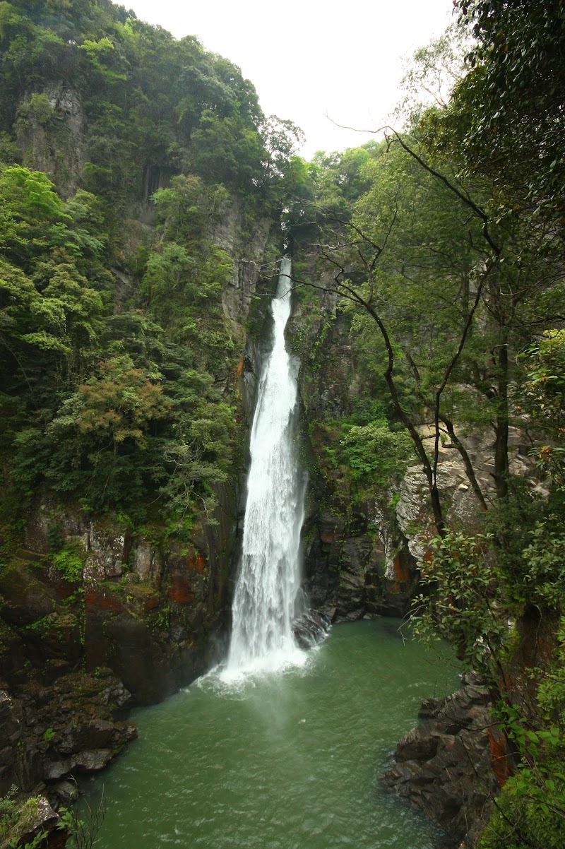 西椎屋の滝