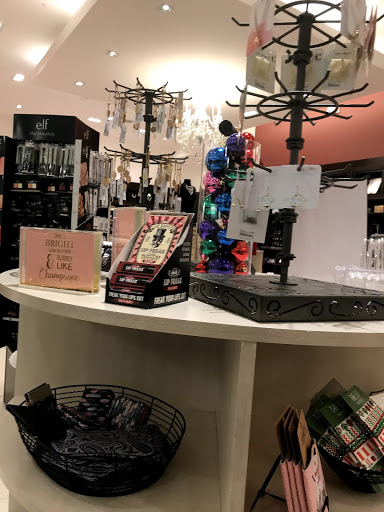 Fashion Accessories Store «Charming Charlie», reviews and photos, 5175 Deerfield Blvd, Mason, OH 45040, USA